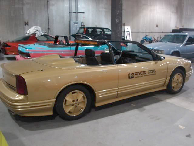 Oldsmobile Cutlass 1988 Gold PPG Pace Car