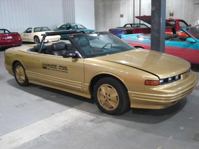 Oldsmobile Cutlass 1988 Gold PPG Pace Car