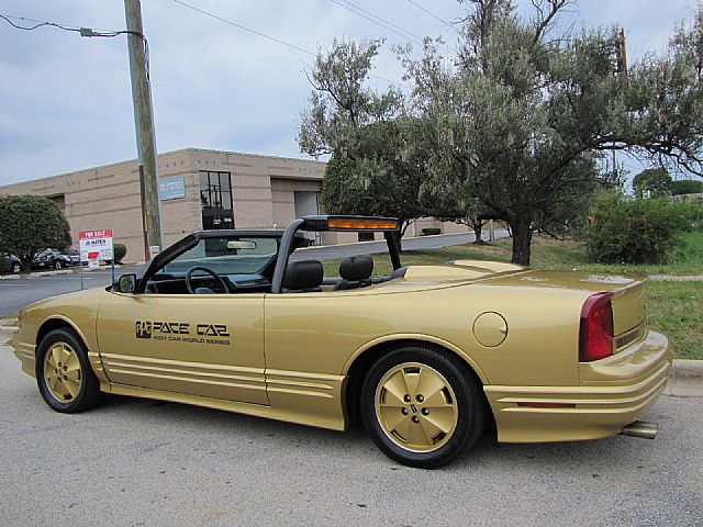 Oldsmobile Cutlass 1988 Gold PPG Pace Car